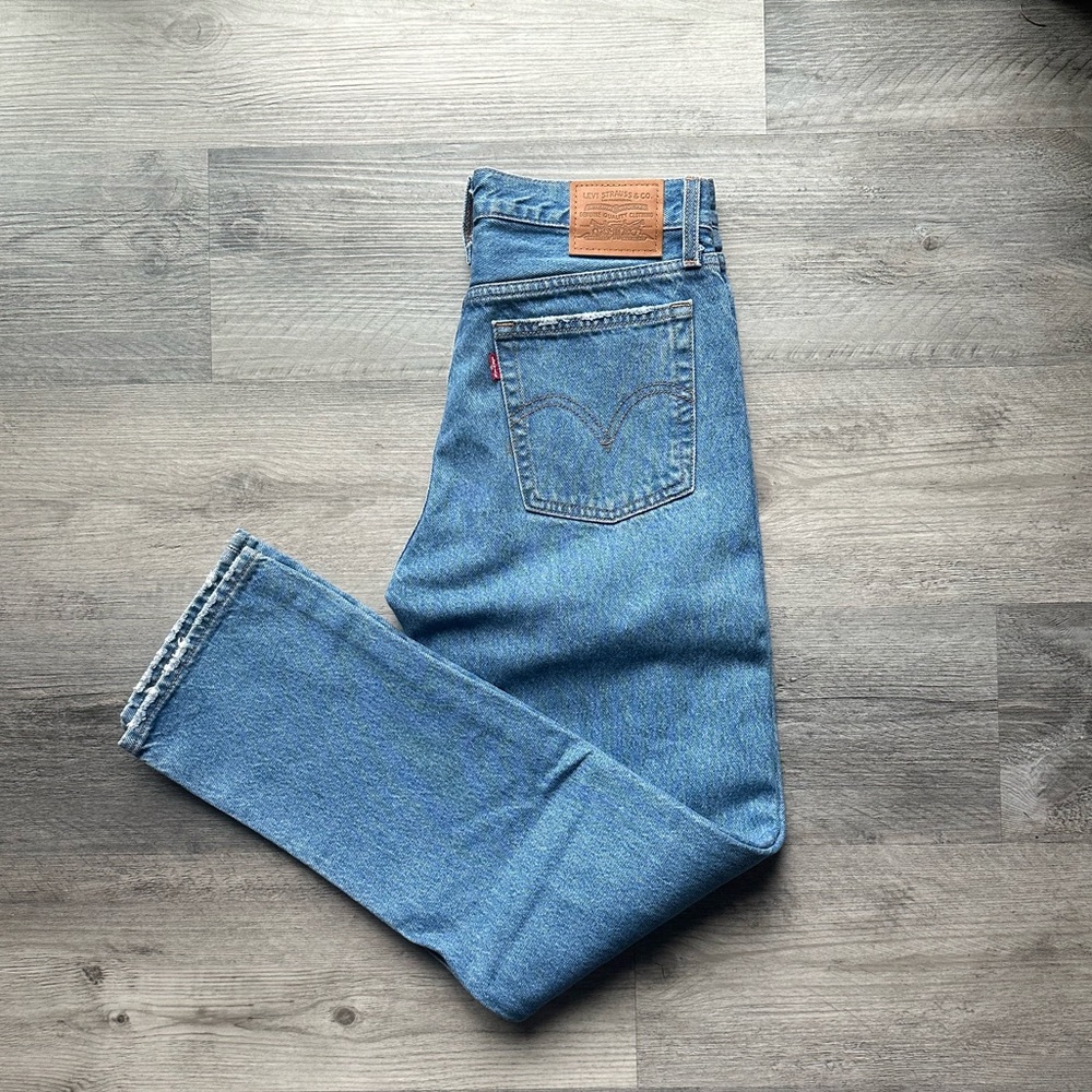 Levi’s Wedgie Straight Jeans Size 28